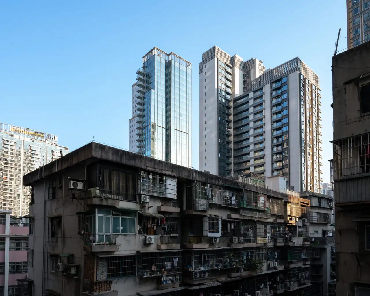 企业办公电脑配件选型指南：从内存硬盘到外设的采购要点解析